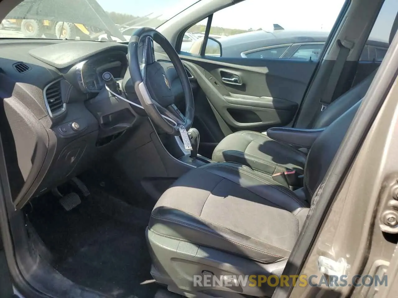 7 Photograph of a damaged car KL7CJLSM8MB364525 CHEVROLET TRAX 2021