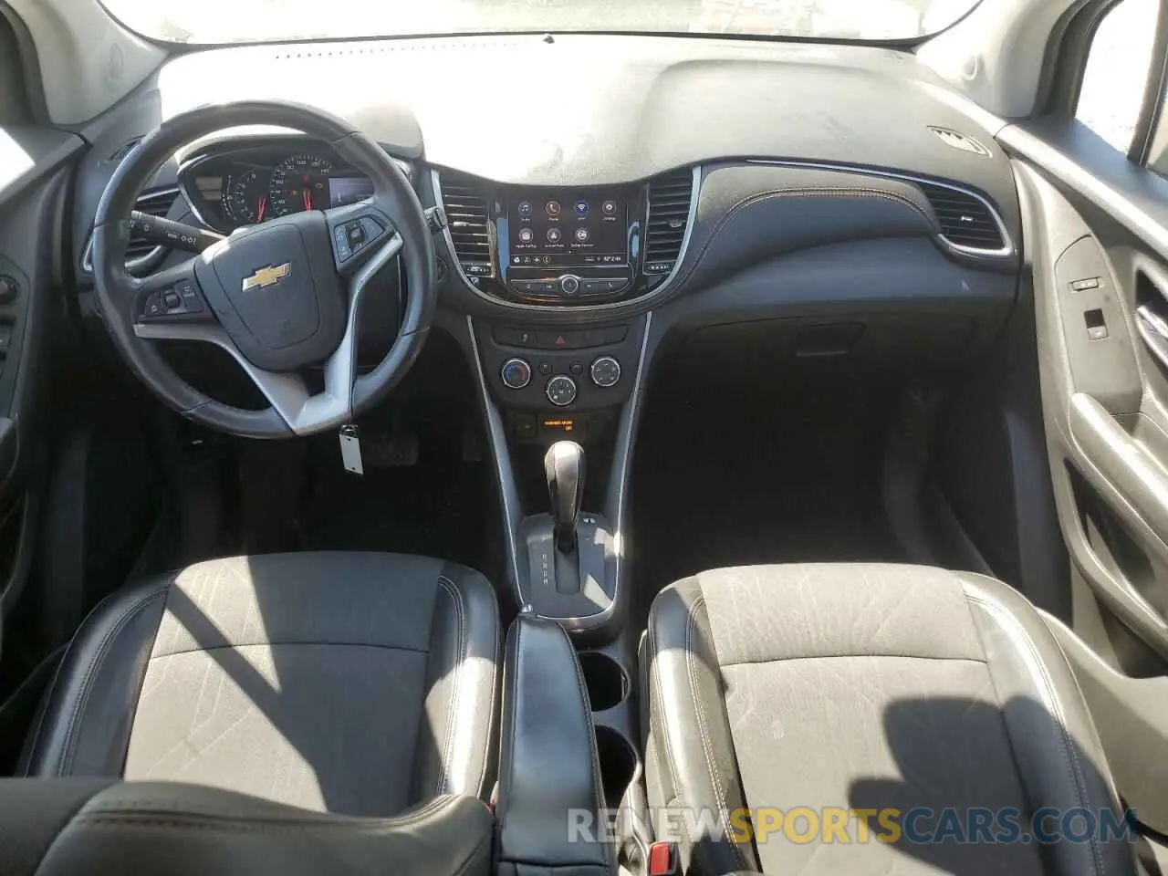 8 Photograph of a damaged car KL7CJLSM8MB364525 CHEVROLET TRAX 2021