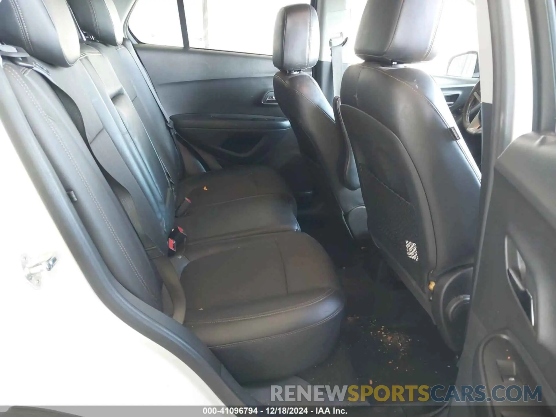 8 Photograph of a damaged car KL7CJLSM9MB374724 CHEVROLET TRAX 2021