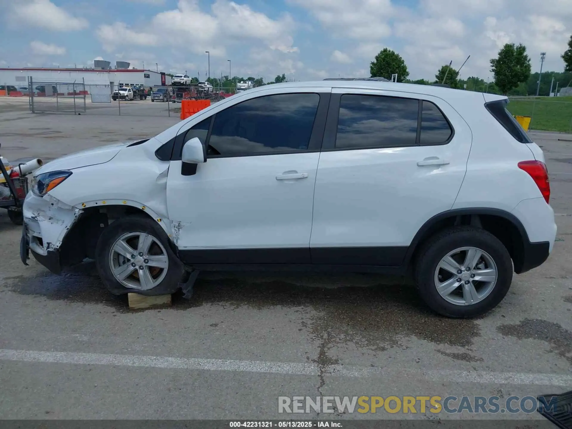 14 Photograph of a damaged car KL7CJNSB1MB301244 CHEVROLET TRAX 2021
