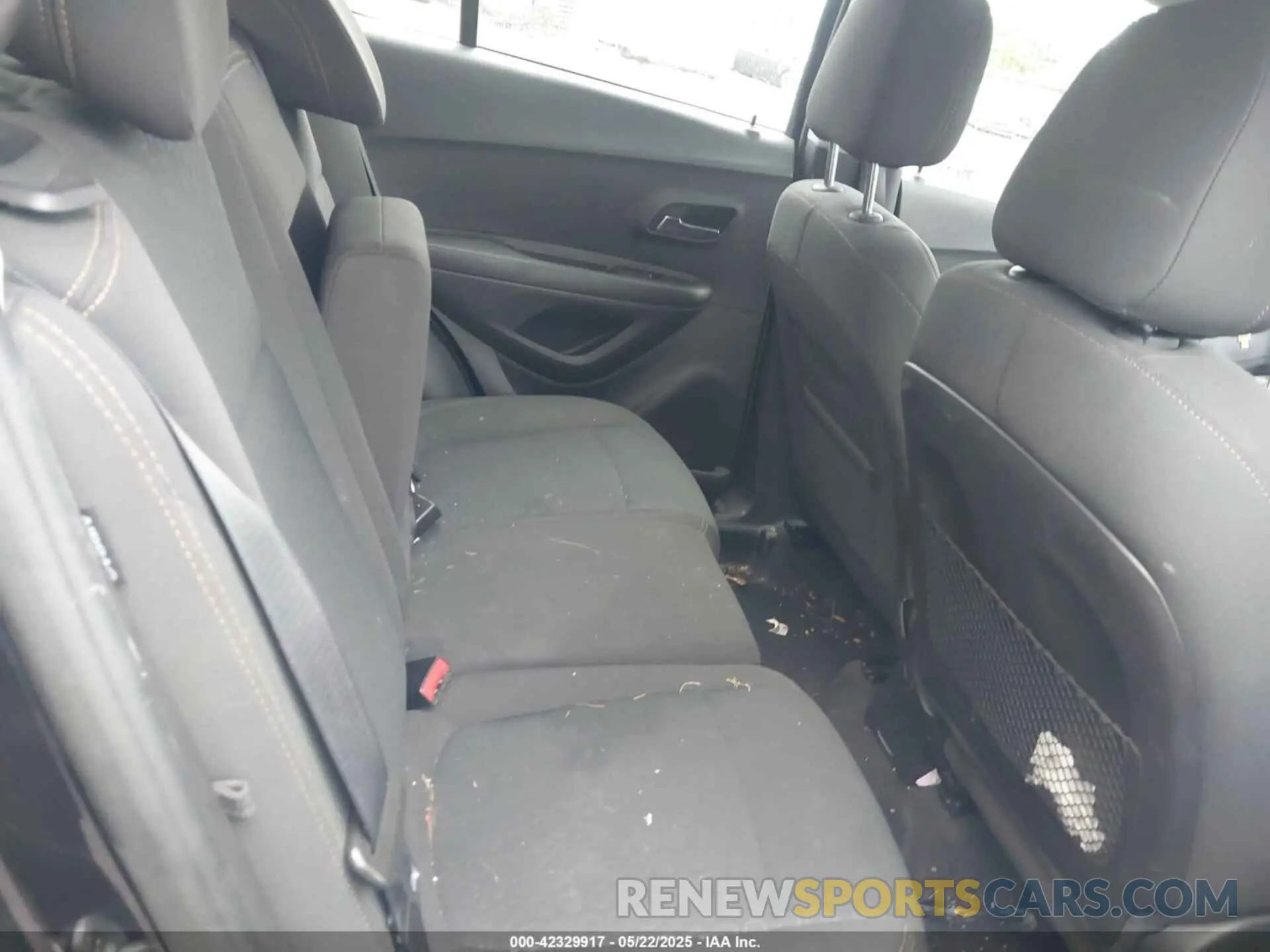 8 Photograph of a damaged car KL7CJNSB1MB354137 CHEVROLET TRAX 2021
