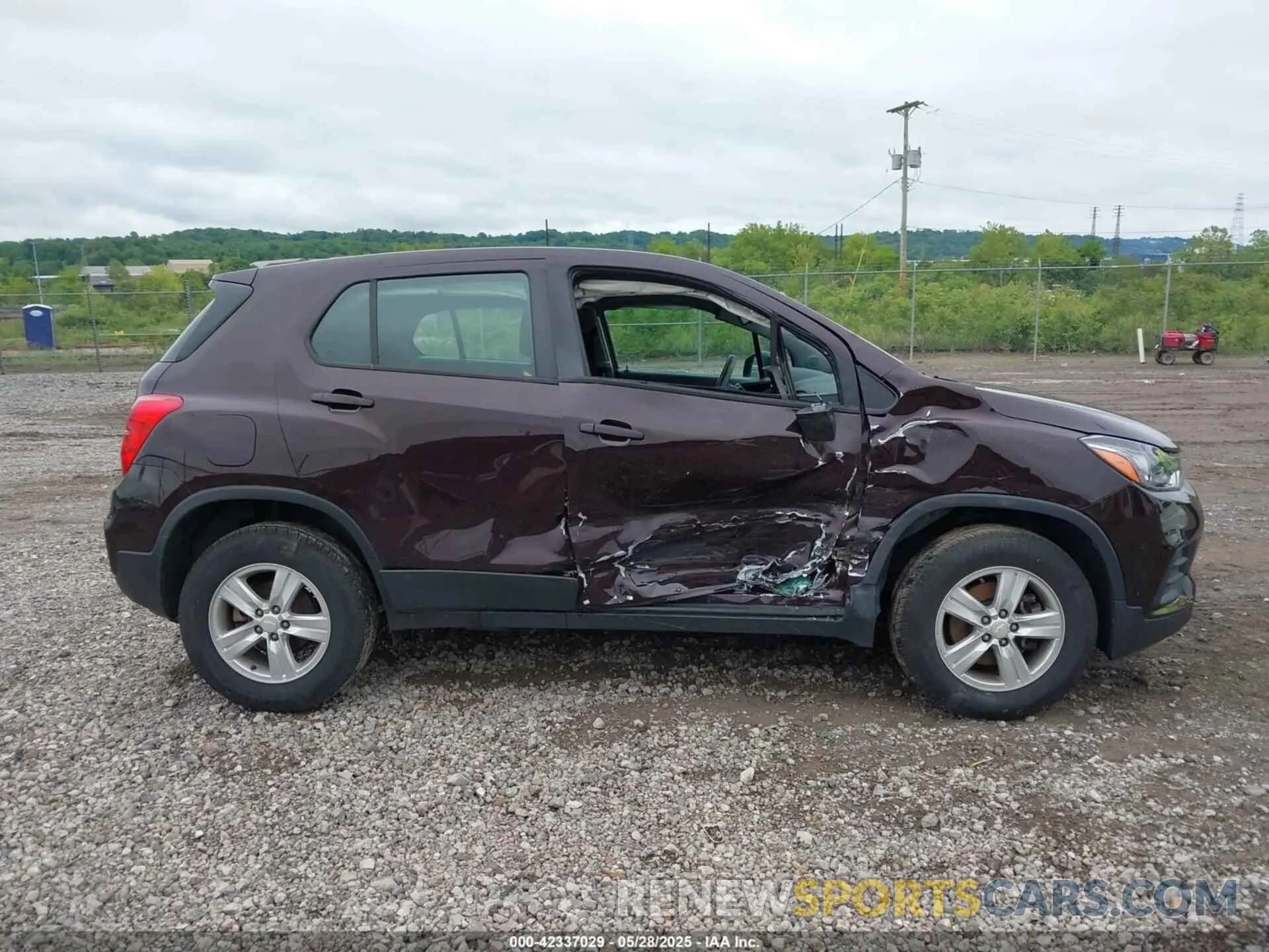13 Photograph of a damaged car KL7CJNSB2MB360206 CHEVROLET TRAX 2021