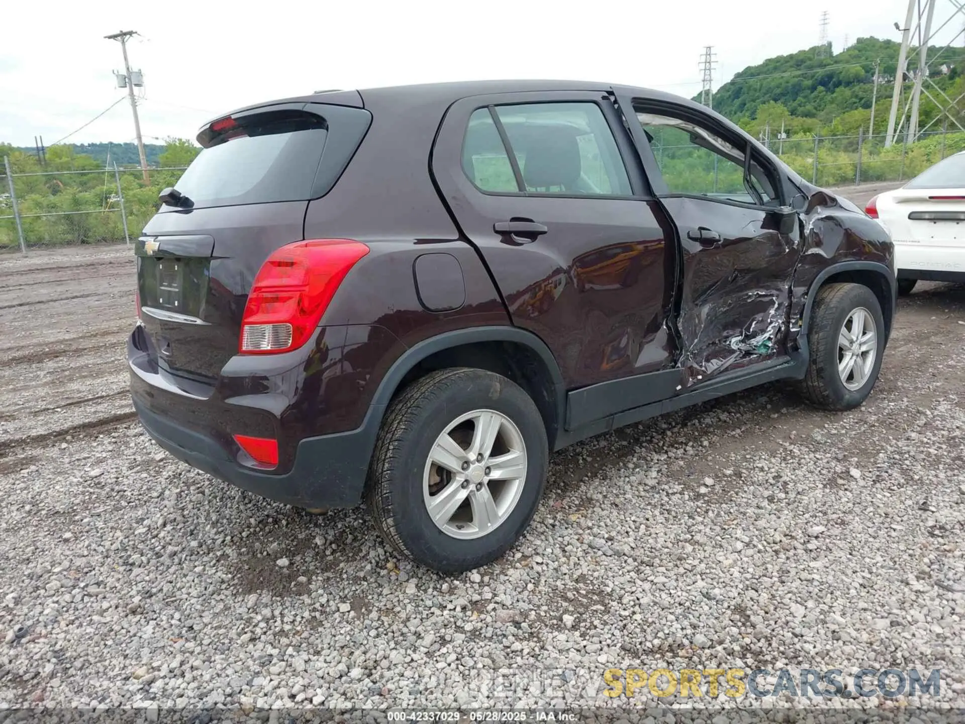4 Photograph of a damaged car KL7CJNSB2MB360206 CHEVROLET TRAX 2021