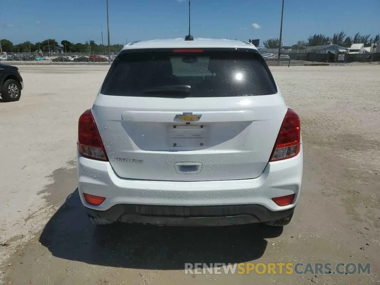 6 Photograph of a damaged car KL7CJNSB9MB351227 CHEVROLET TRAX 2021