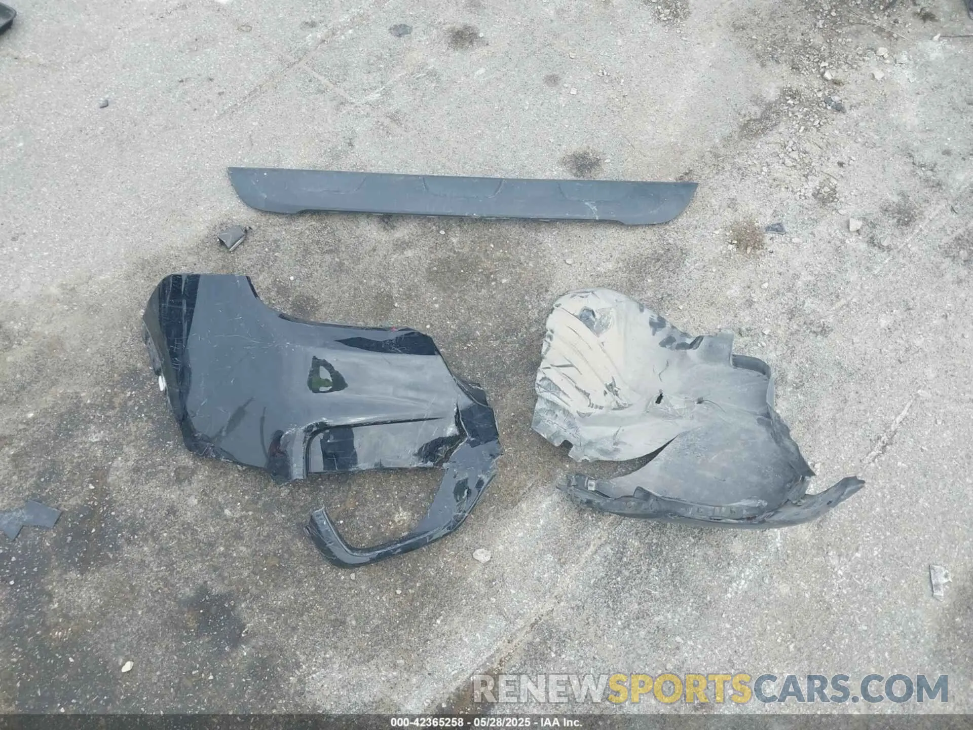 12 Photograph of a damaged car KL7CJNSBXMB302442 CHEVROLET TRAX 2021