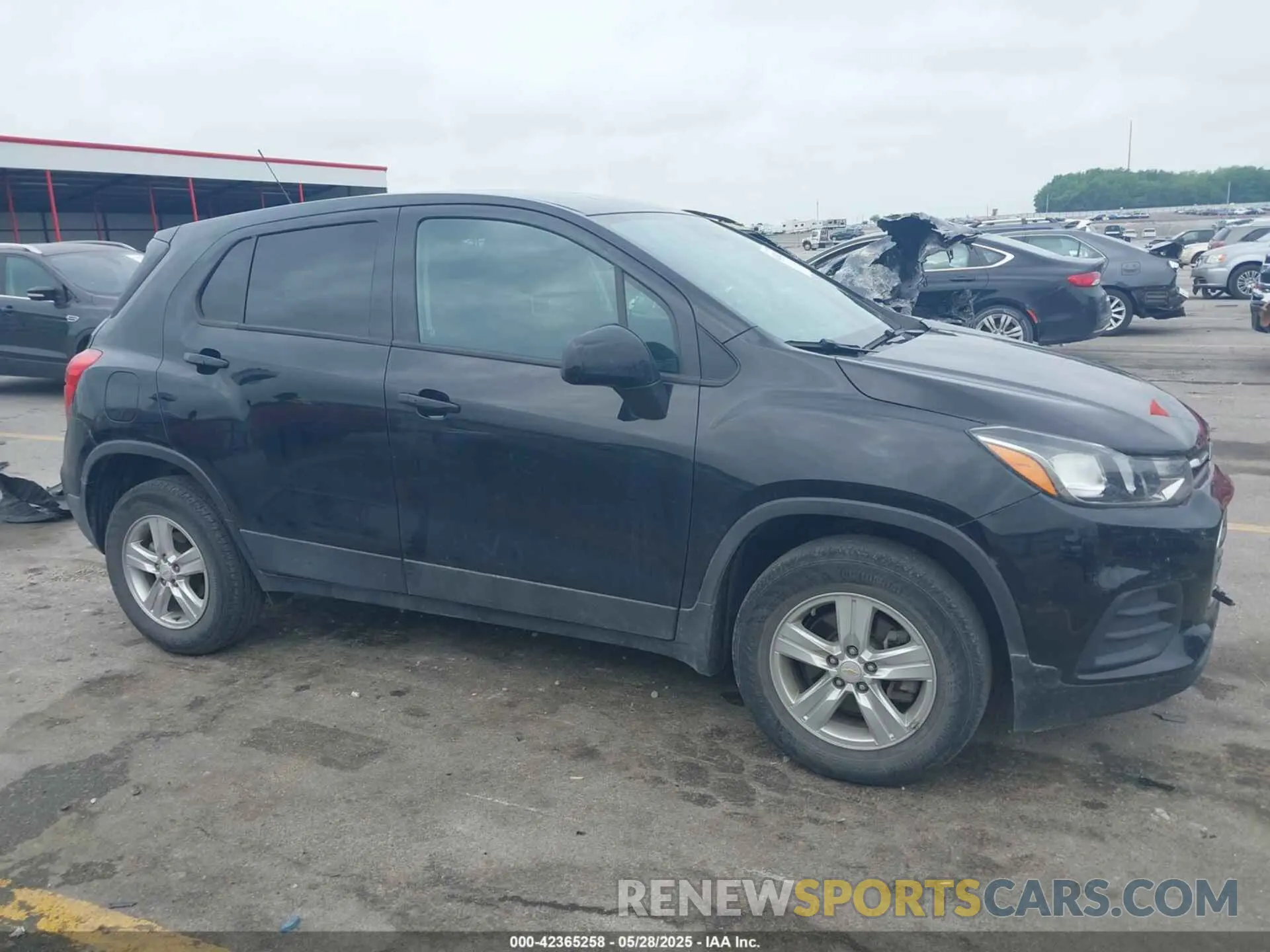 14 Photograph of a damaged car KL7CJNSBXMB302442 CHEVROLET TRAX 2021