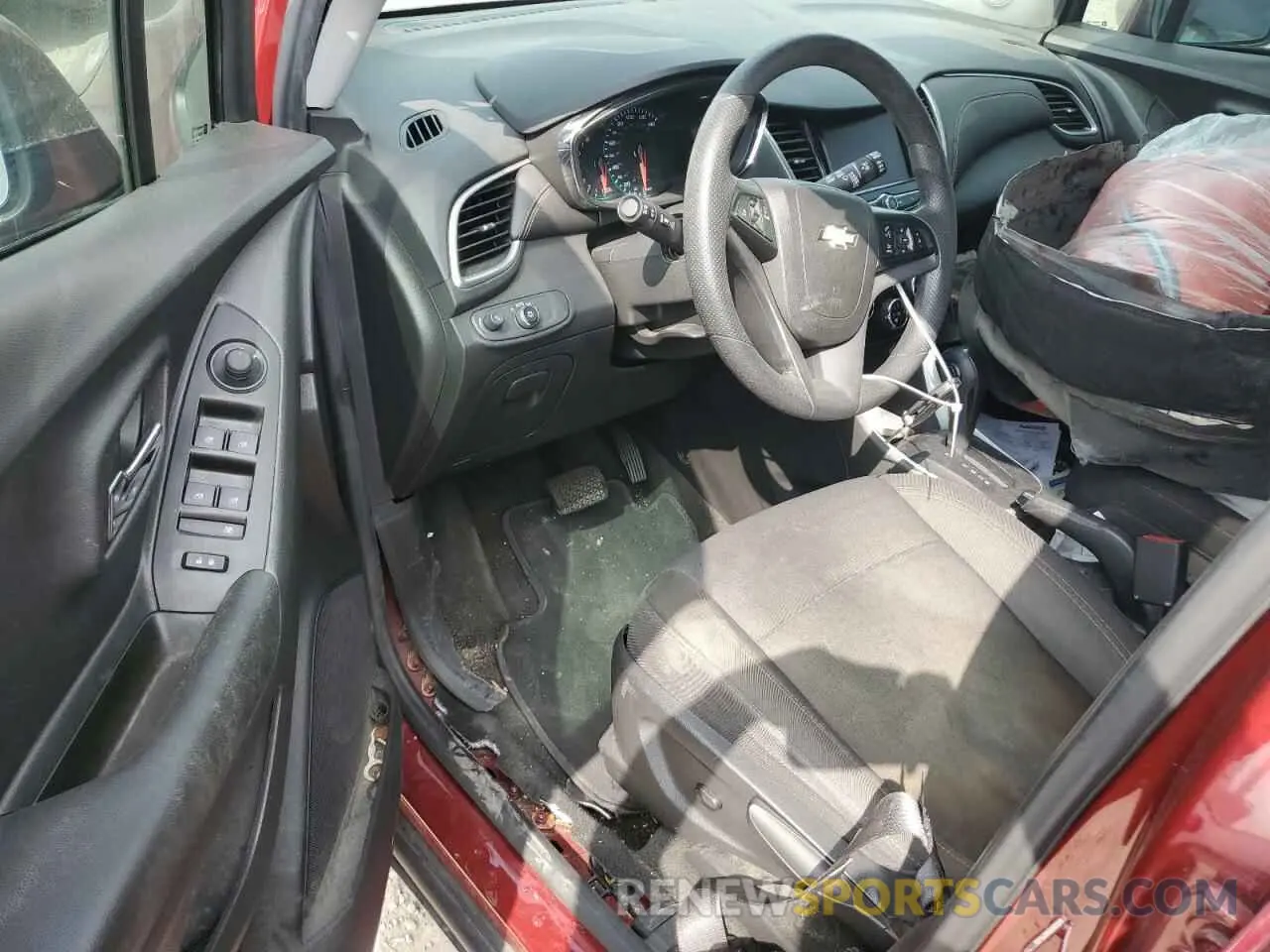 8 Photograph of a damaged car KL7CJNSM1MB373918 CHEVROLET TRAX 2021