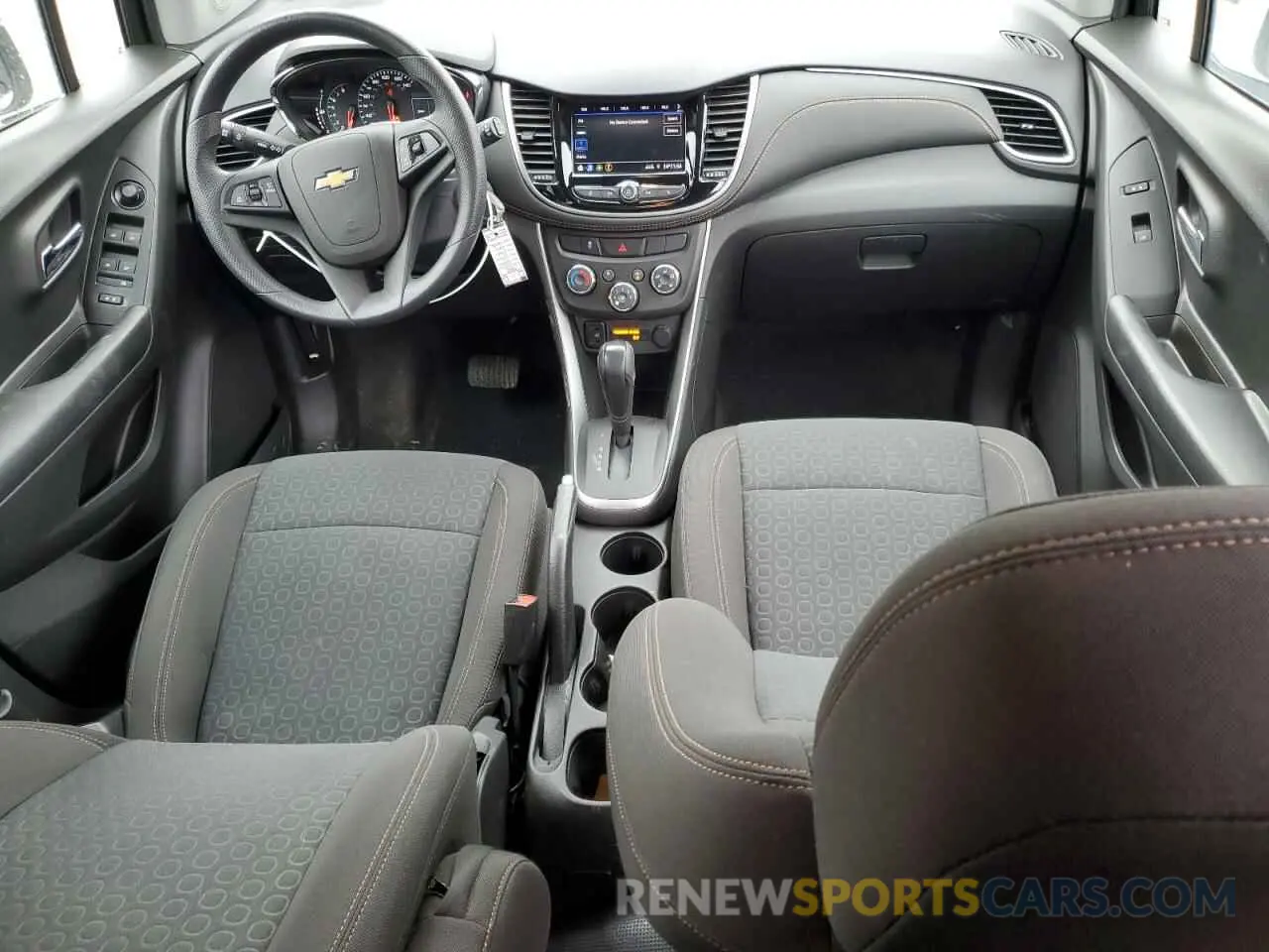 8 Photograph of a damaged car KL7CJNSM3MB362306 CHEVROLET TRAX 2021