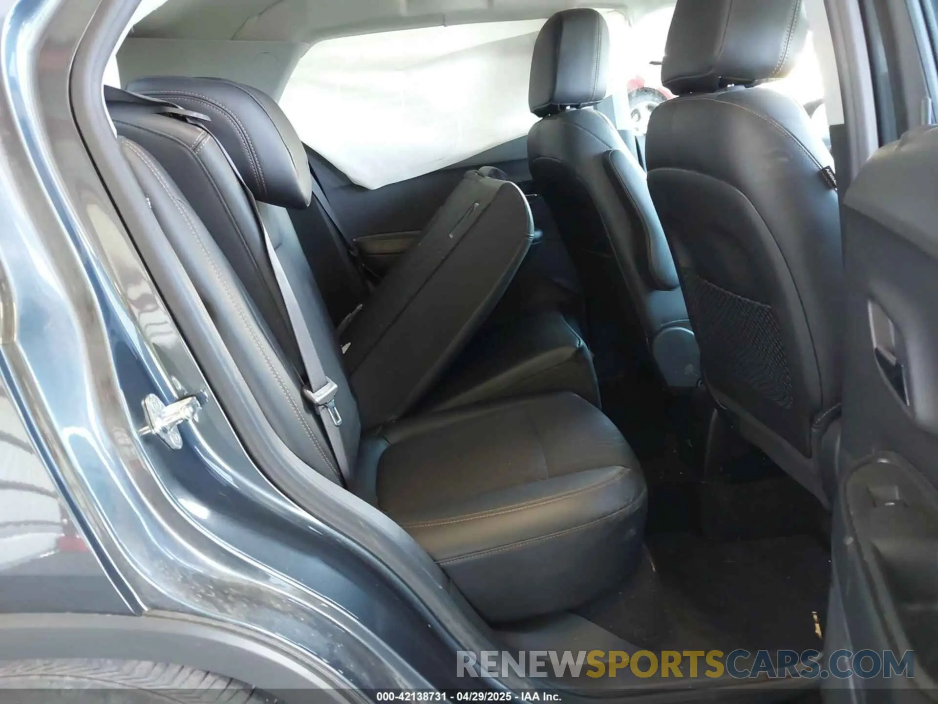 8 Photograph of a damaged car KL7CJPSB0MB307452 CHEVROLET TRAX 2021