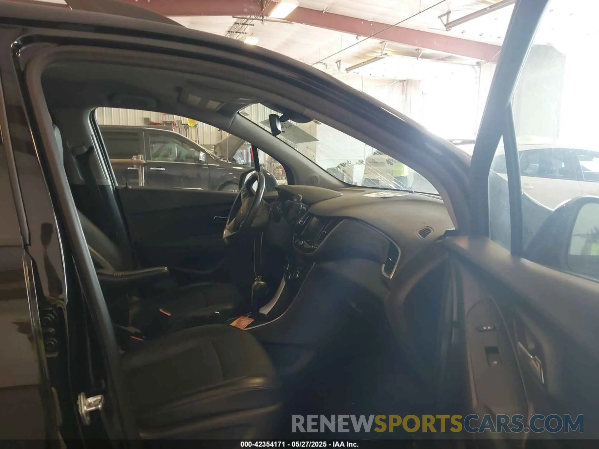 5 Photograph of a damaged car KL7CJPSB0MB346011 CHEVROLET TRAX 2021