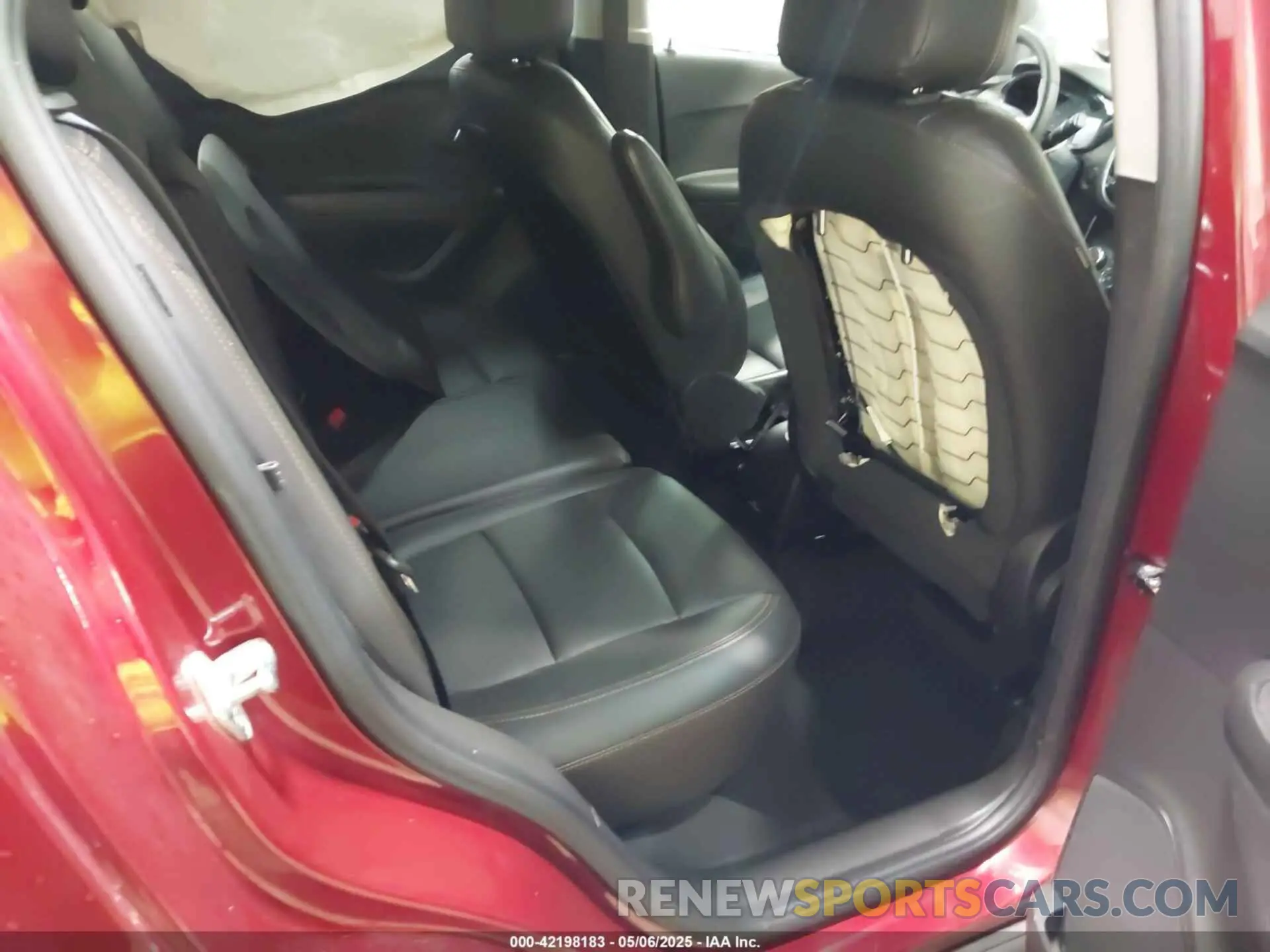 8 Photograph of a damaged car KL7CJPSB2MB320008 CHEVROLET TRAX 2021