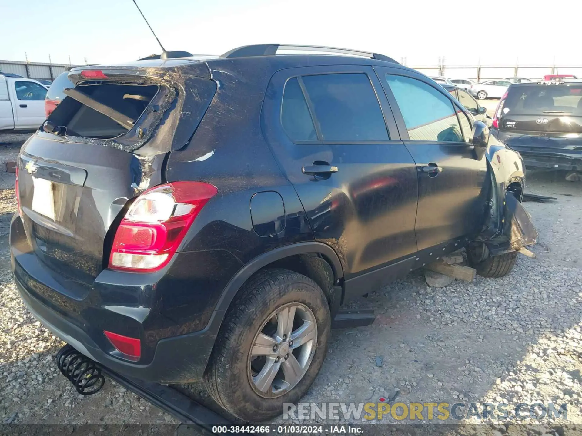 4 Photograph of a damaged car KL7CJPSB2MB321465 CHEVROLET TRAX 2021