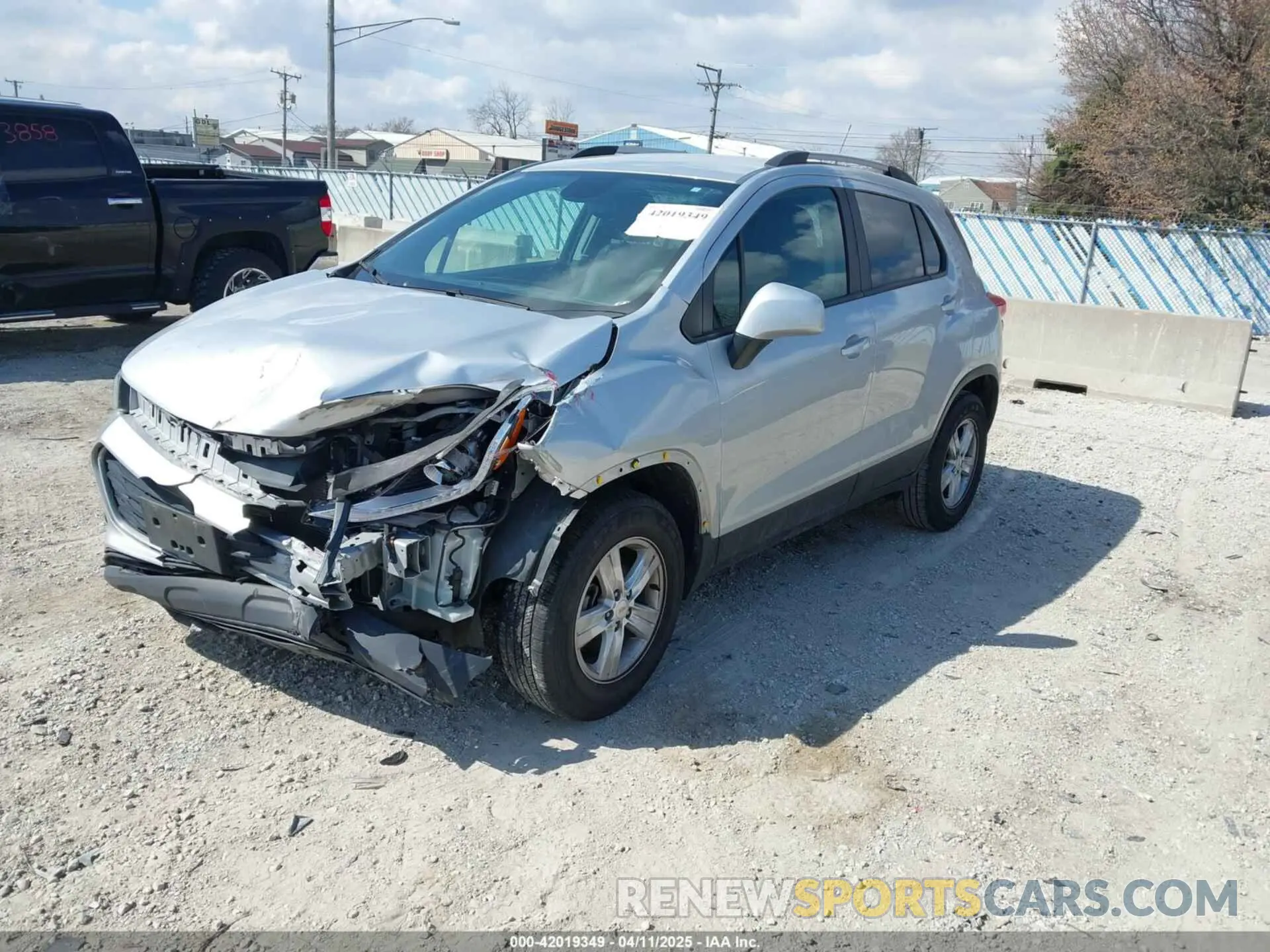 2 Photograph of a damaged car KL7CJPSB2MB326150 CHEVROLET TRAX 2021