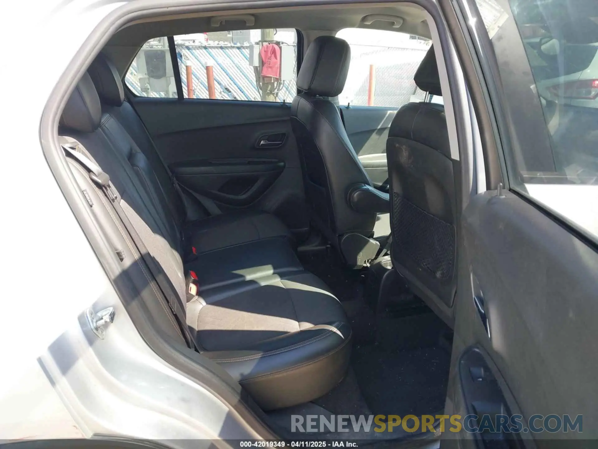 8 Photograph of a damaged car KL7CJPSB2MB326150 CHEVROLET TRAX 2021