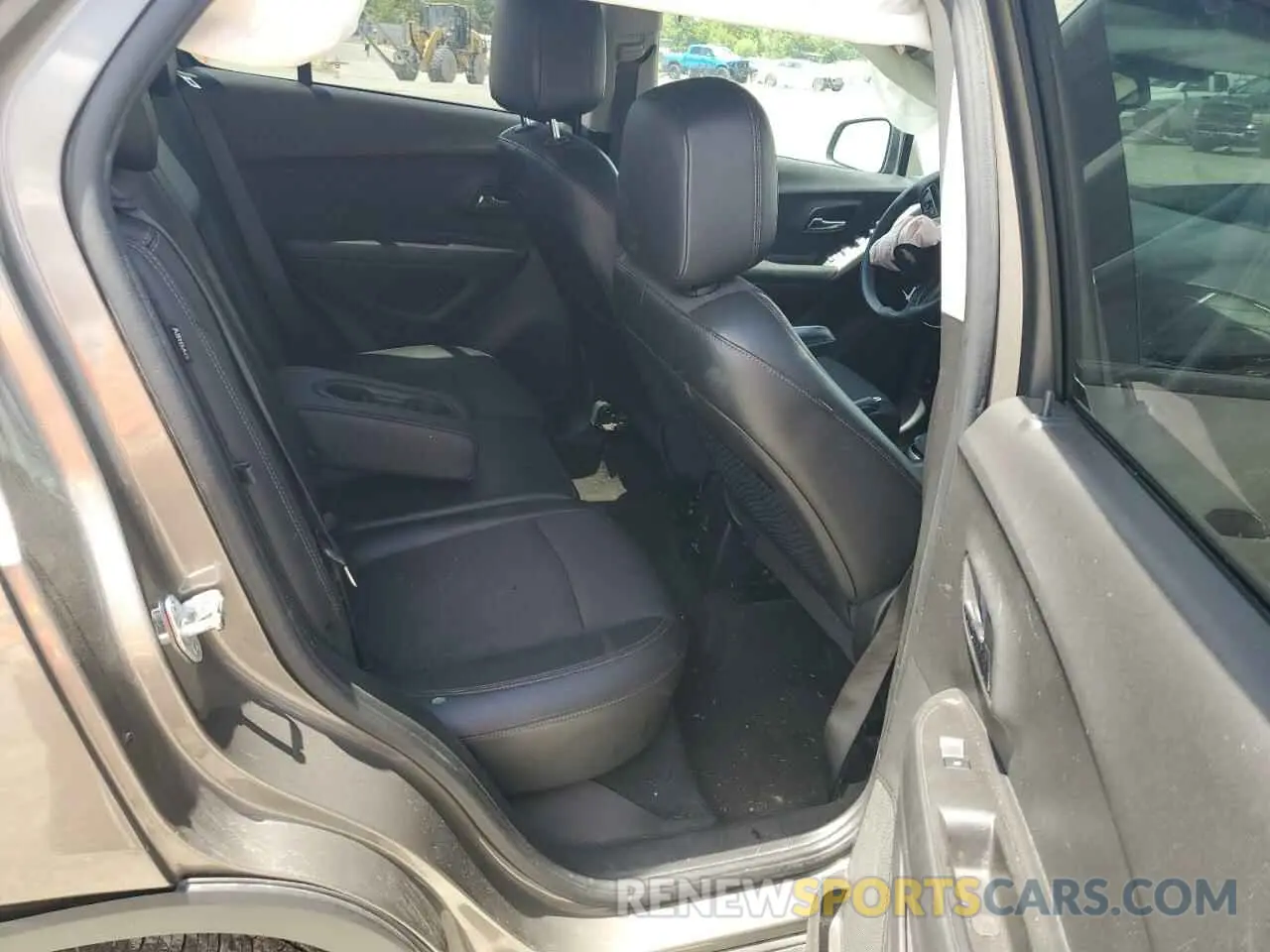 11 Photograph of a damaged car KL7CJPSB3MB331759 CHEVROLET TRAX 2021