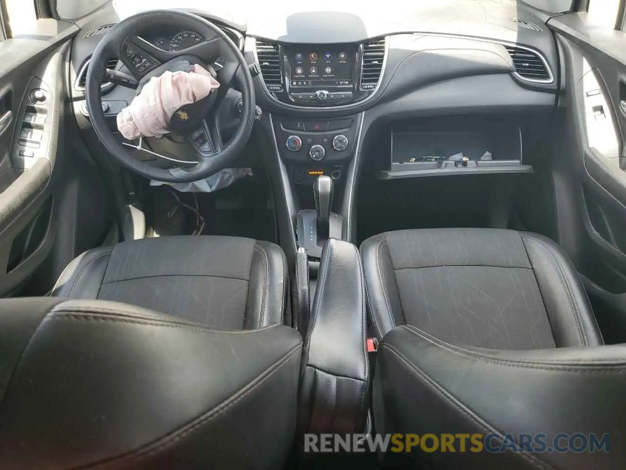 8 Photograph of a damaged car KL7CJPSB3MB331759 CHEVROLET TRAX 2021