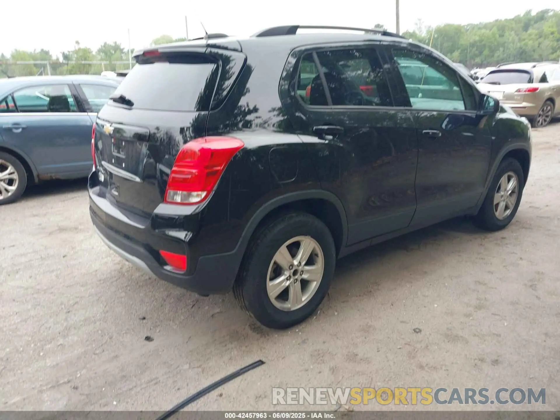 4 Photograph of a damaged car KL7CJPSB6MB340892 CHEVROLET TRAX 2021