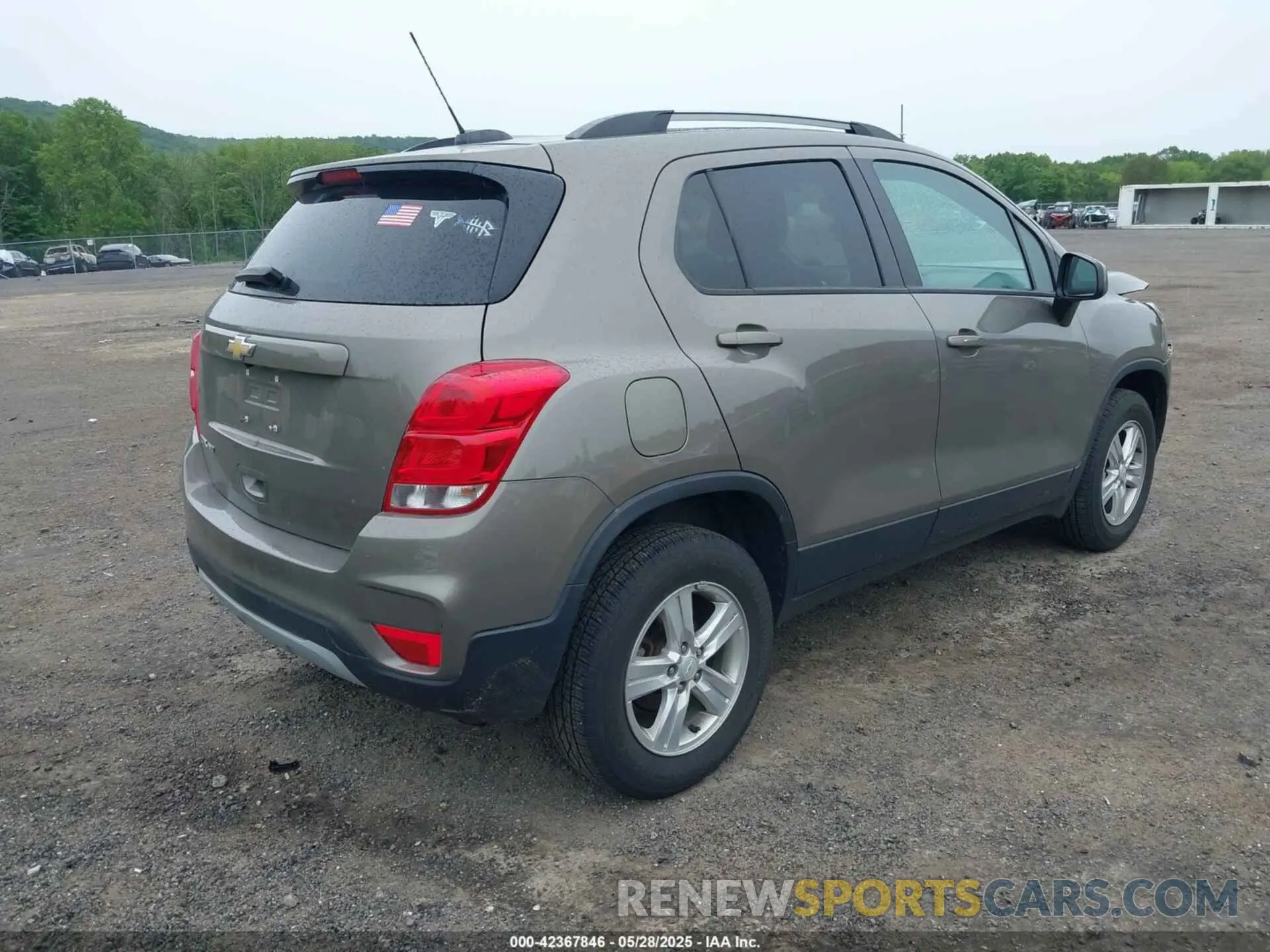 4 Photograph of a damaged car KL7CJPSB6MB358552 CHEVROLET TRAX 2021