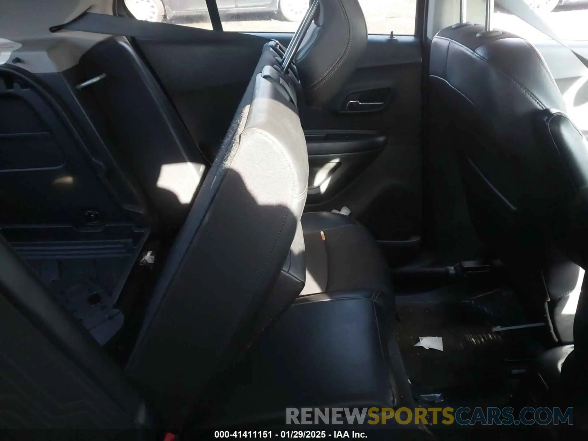 8 Photograph of a damaged car KL7CJPSB7MB354316 CHEVROLET TRAX 2021