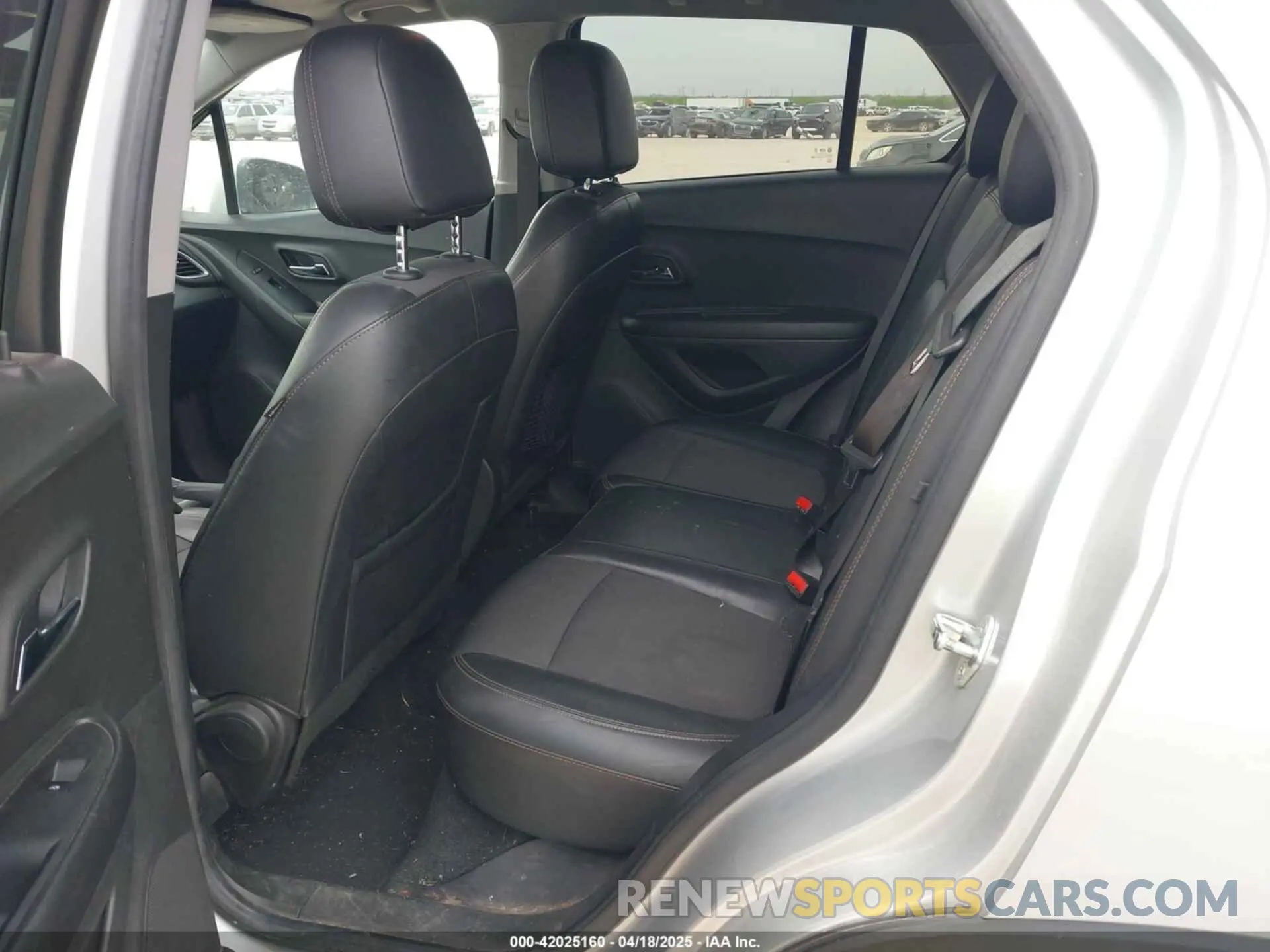8 Photograph of a damaged car KL7CJPSB8MB321938 CHEVROLET TRAX 2021