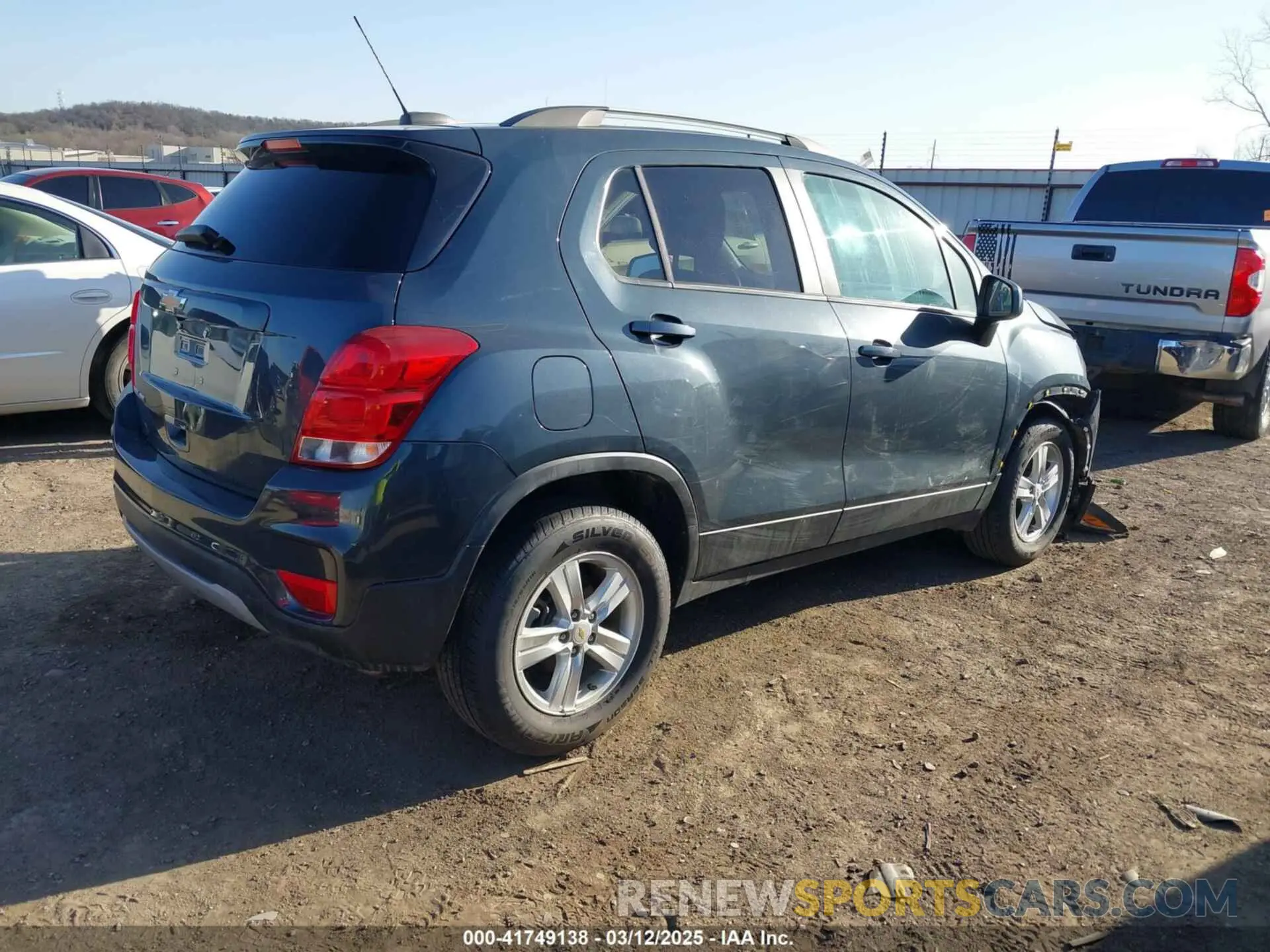 4 Photograph of a damaged car KL7CJPSB9MB324735 CHEVROLET TRAX 2021