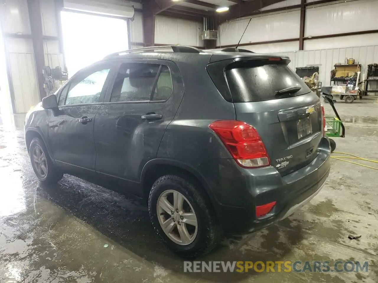 2 Photograph of a damaged car KL7CJPSB9MB326792 CHEVROLET TRAX 2021