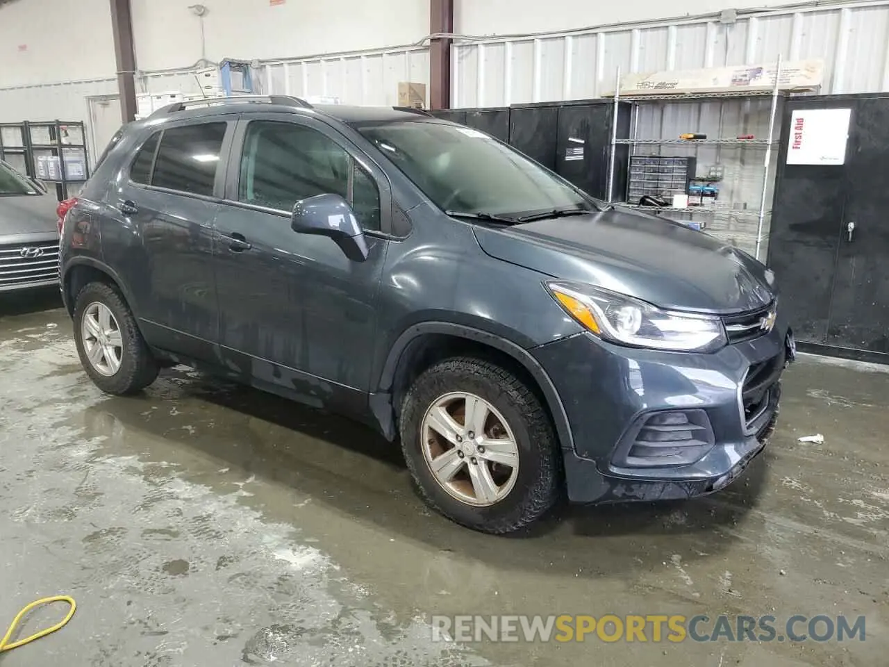 4 Photograph of a damaged car KL7CJPSB9MB326792 CHEVROLET TRAX 2021