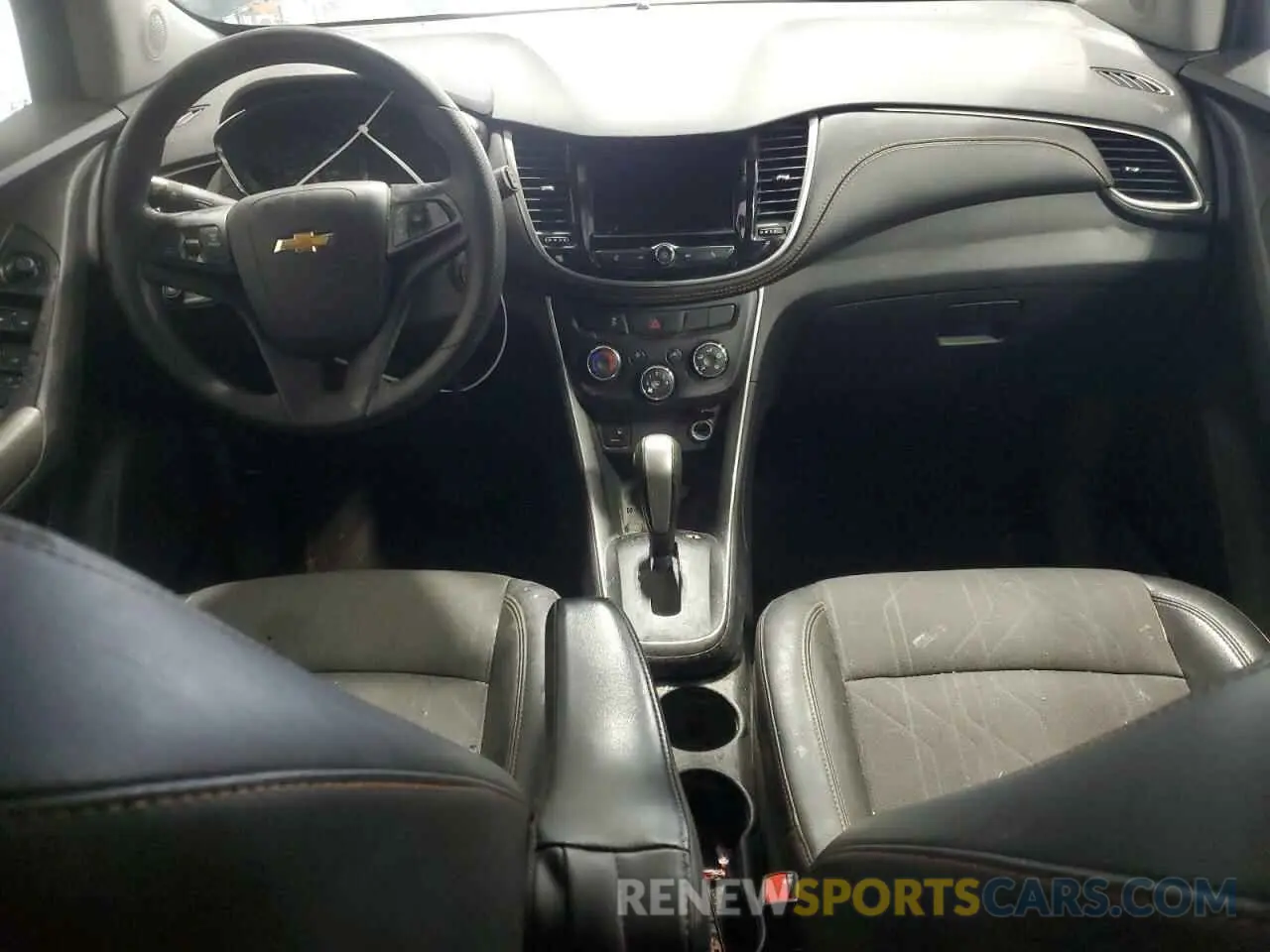 8 Photograph of a damaged car KL7CJPSB9MB326792 CHEVROLET TRAX 2021