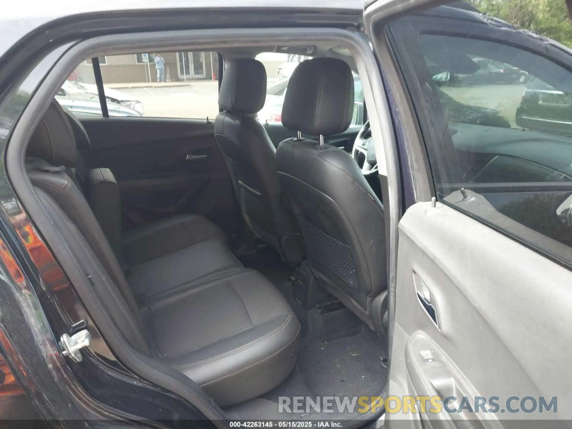 8 Photograph of a damaged car KL7CJPSB9MB328963 CHEVROLET TRAX 2021