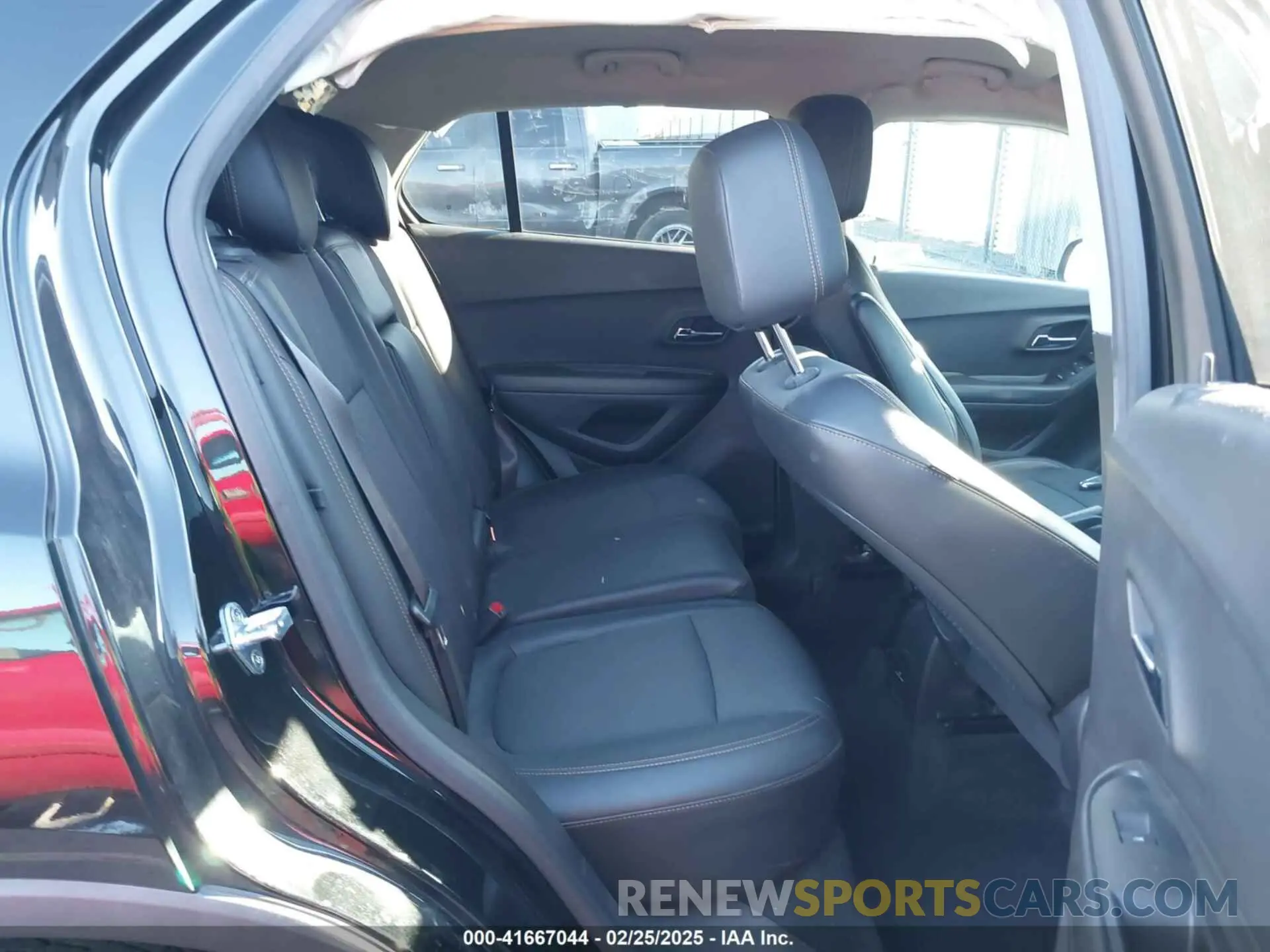 8 Photograph of a damaged car KL7CJPSB9MB342992 CHEVROLET TRAX 2021