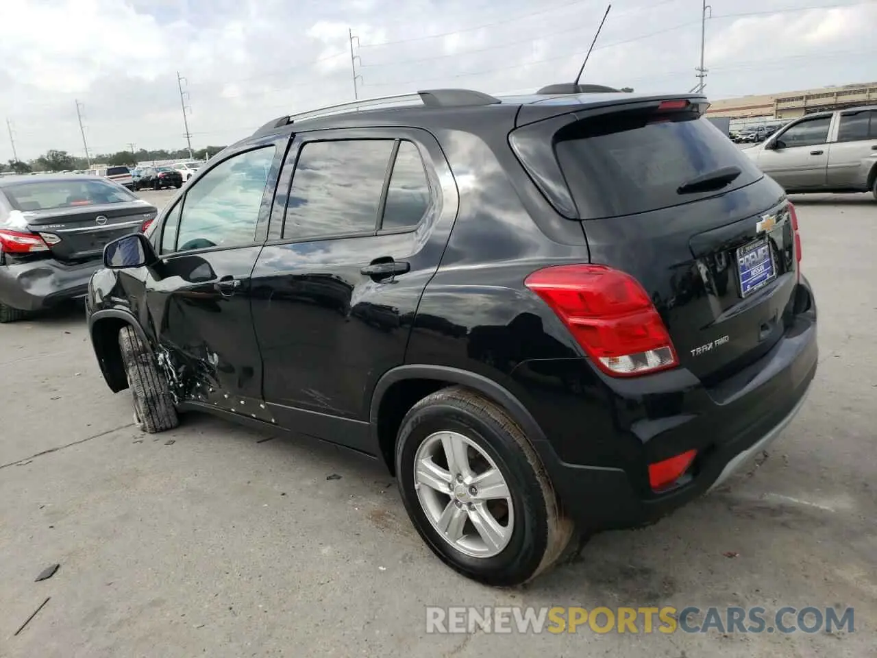 2 Photograph of a damaged car KL7CJPSM0MB374862 CHEVROLET TRAX 2021