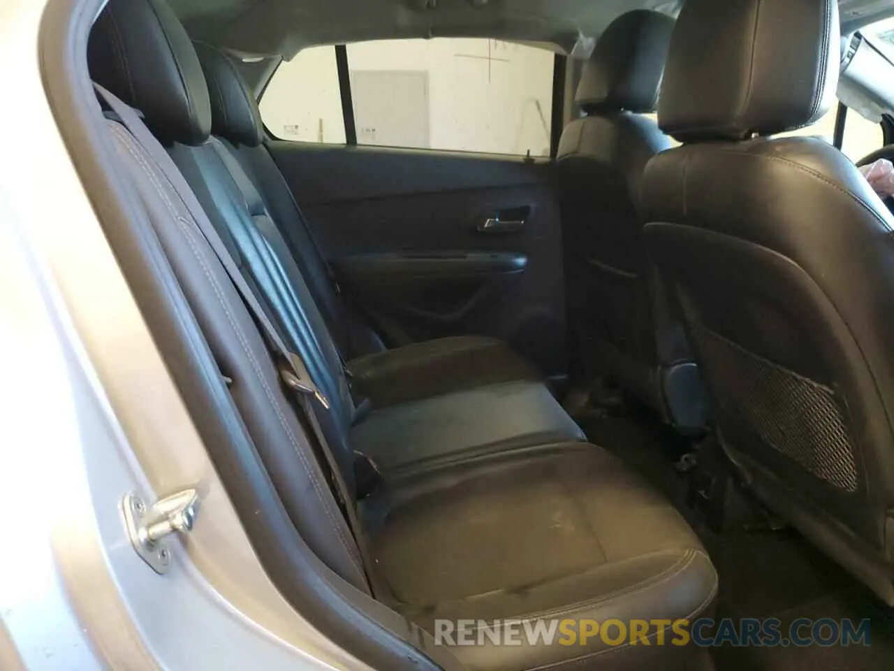 10 Photograph of a damaged car KL7CJPSM2MB374457 CHEVROLET TRAX 2021