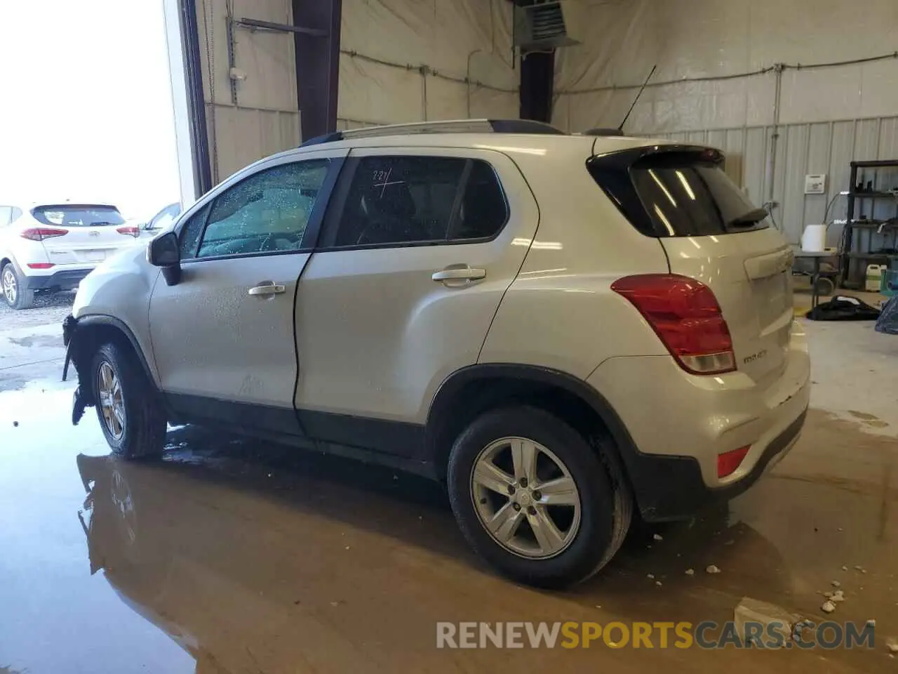 2 Photograph of a damaged car KL7CJPSM2MB374457 CHEVROLET TRAX 2021