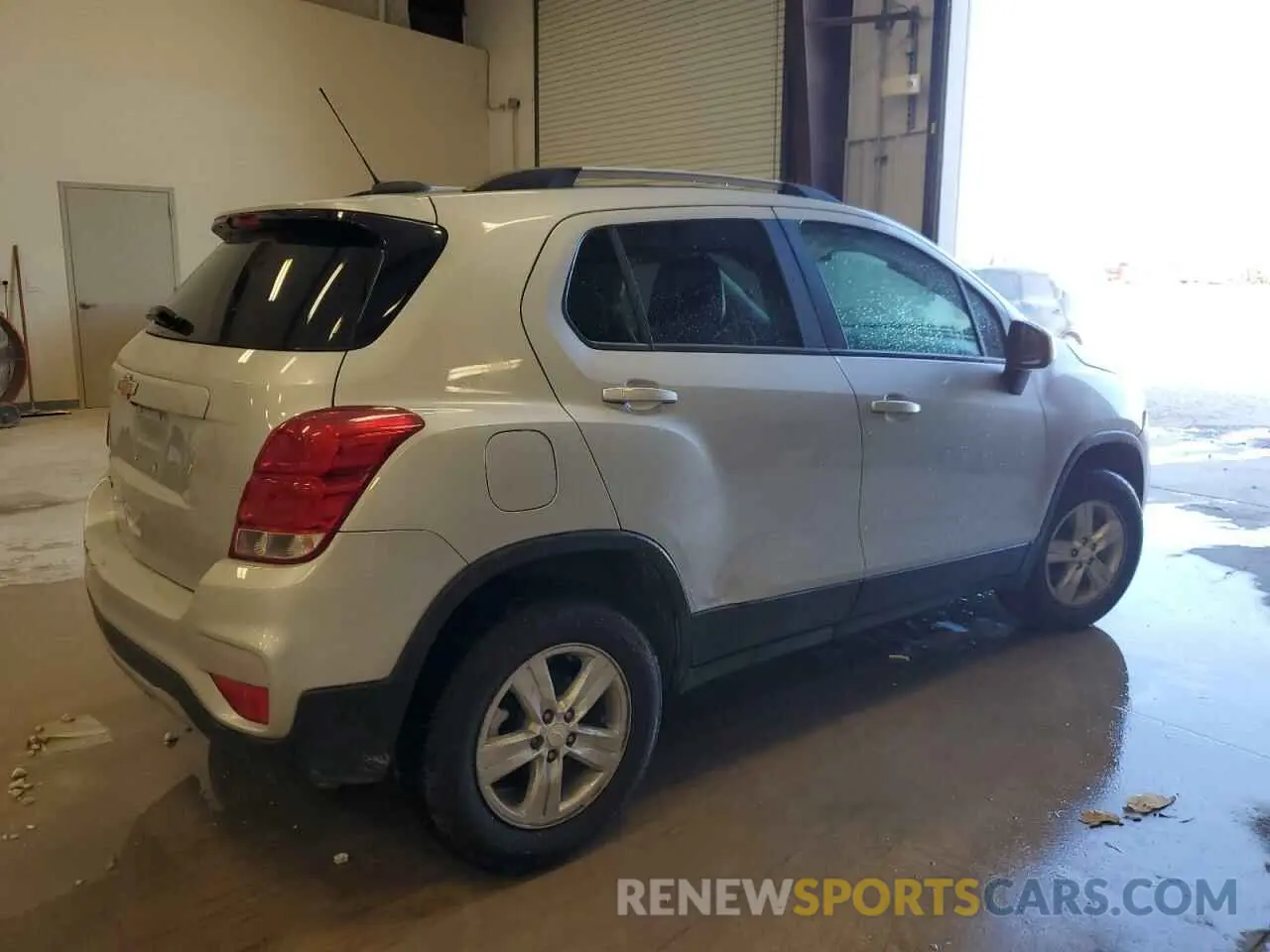 3 Photograph of a damaged car KL7CJPSM2MB374457 CHEVROLET TRAX 2021