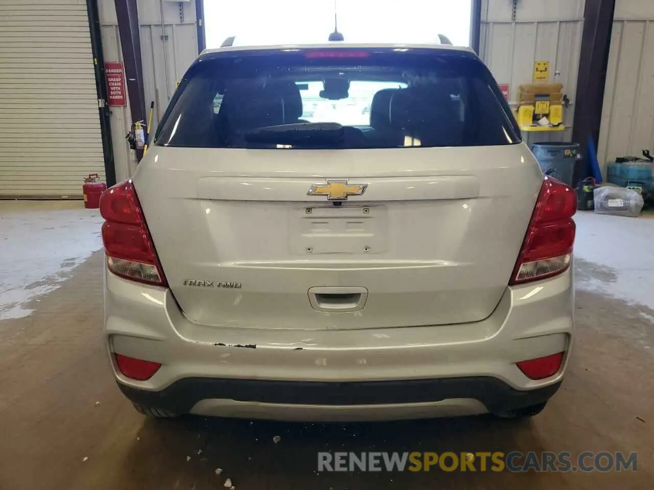 6 Photograph of a damaged car KL7CJPSM2MB374457 CHEVROLET TRAX 2021