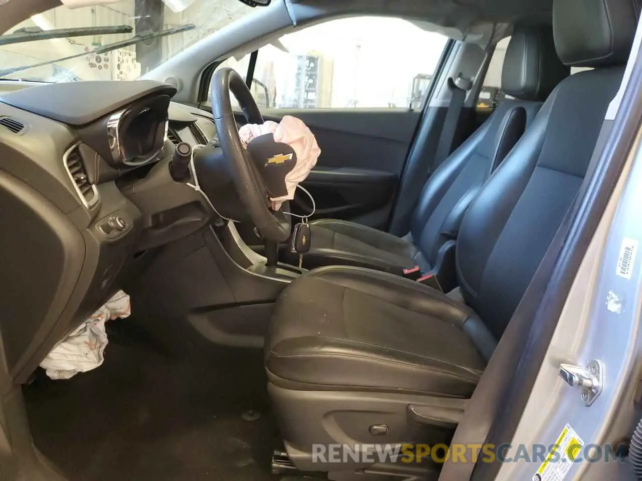 7 Photograph of a damaged car KL7CJPSM2MB374457 CHEVROLET TRAX 2021