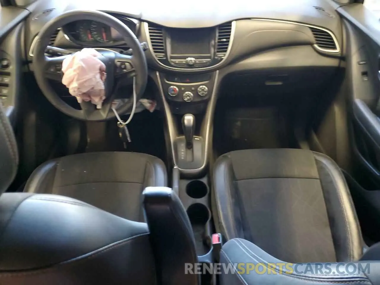 8 Photograph of a damaged car KL7CJPSM2MB374457 CHEVROLET TRAX 2021