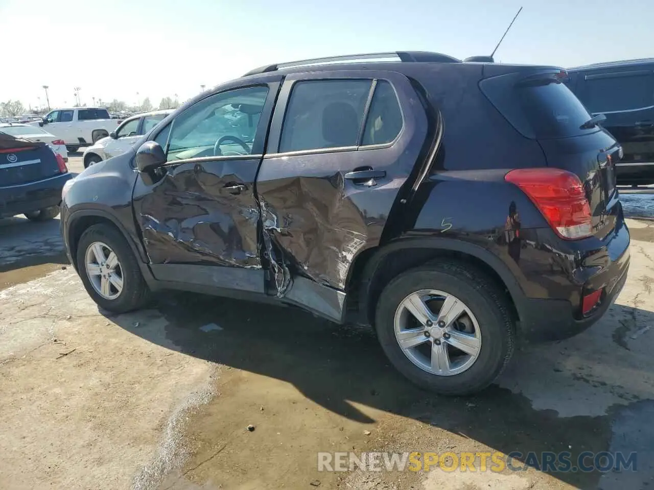 2 Photograph of a damaged car KL7CJPSM3MB375018 CHEVROLET TRAX 2021
