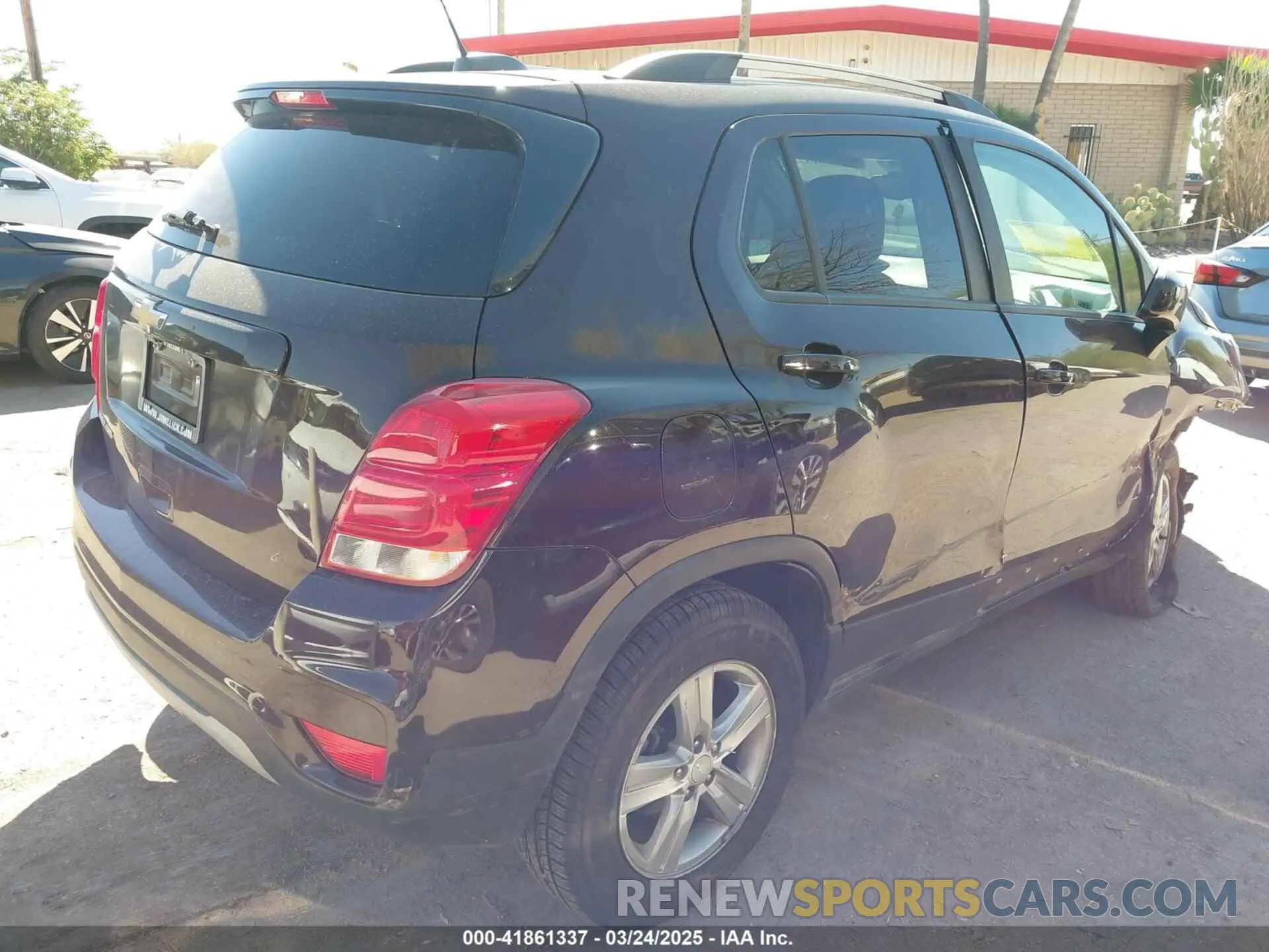 4 Photograph of a damaged car KL7CJPSM4MB364271 CHEVROLET TRAX 2021