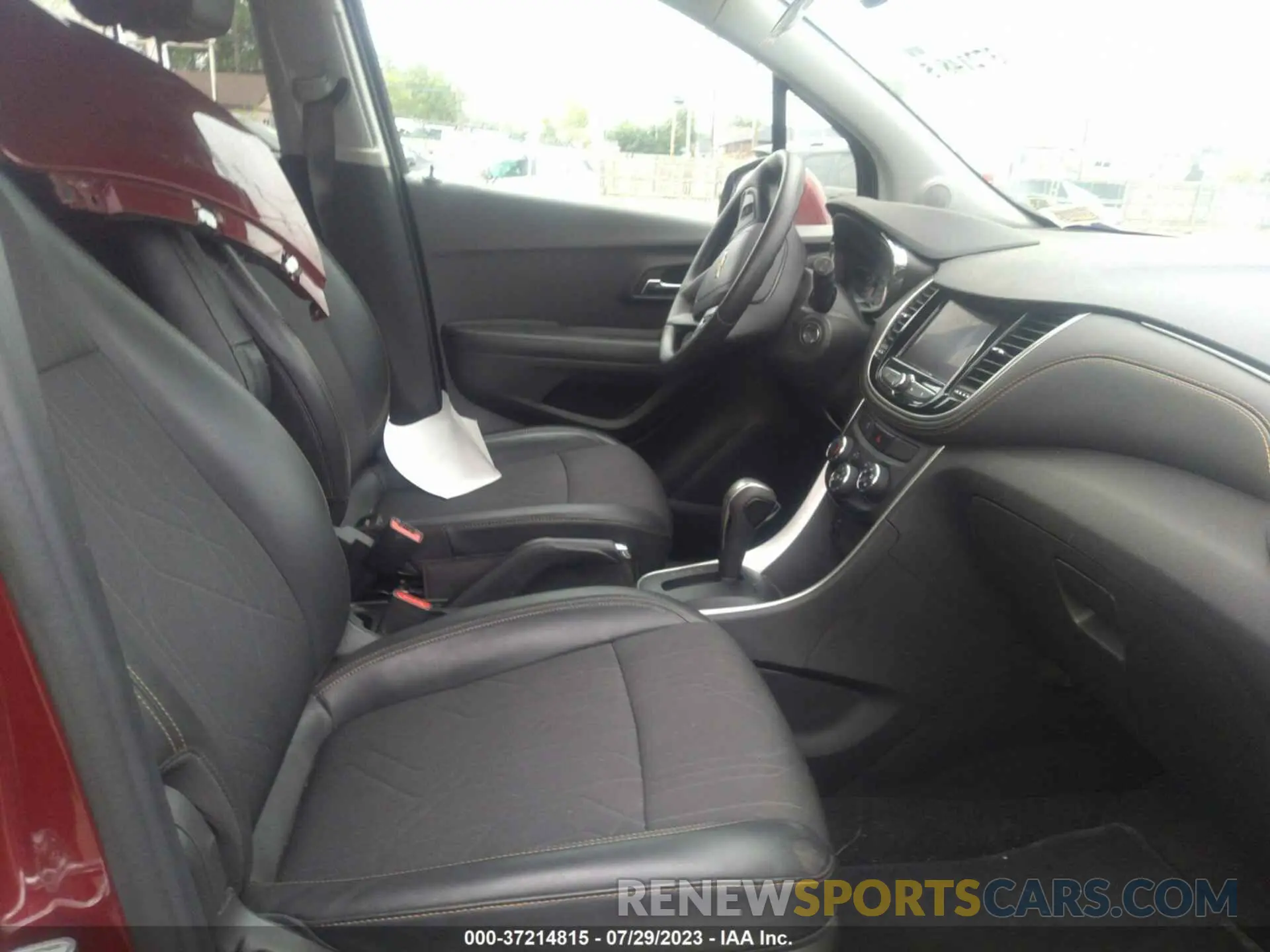 5 Photograph of a damaged car KL7CJPSM4MB367798 CHEVROLET TRAX 2021
