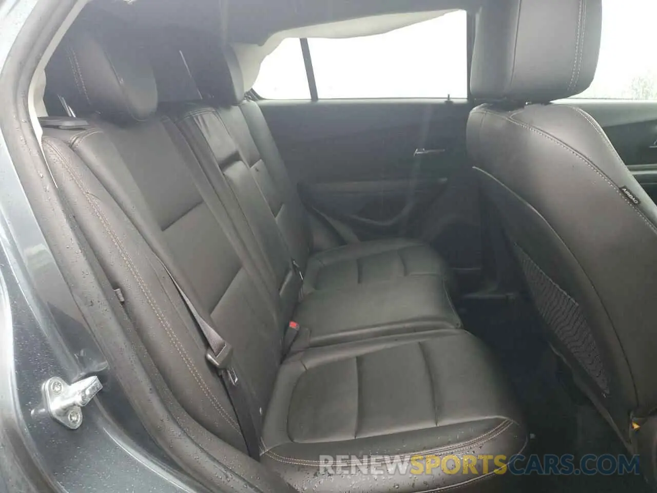 11 Photograph of a damaged car KL7CJPSM4MB368787 CHEVROLET TRAX 2021