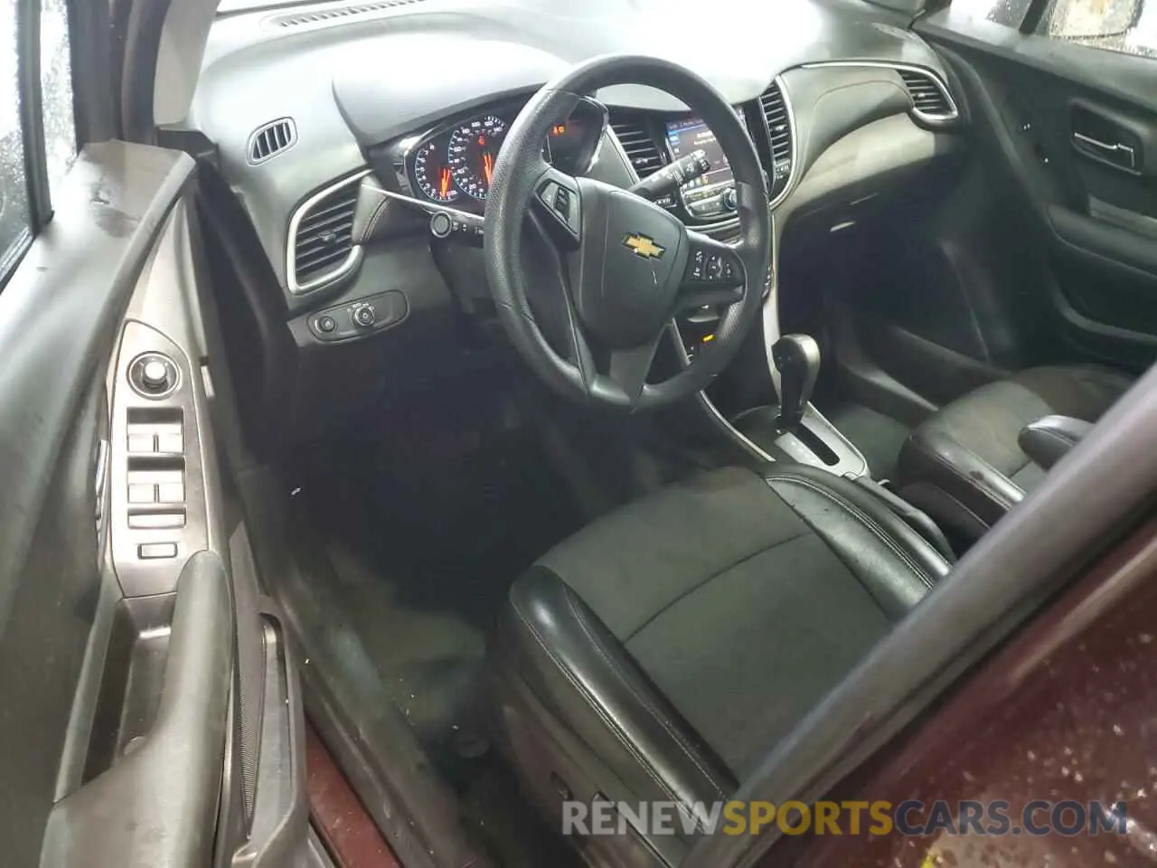 8 Photograph of a damaged car KL7CJPSM6MB363381 CHEVROLET TRAX 2021