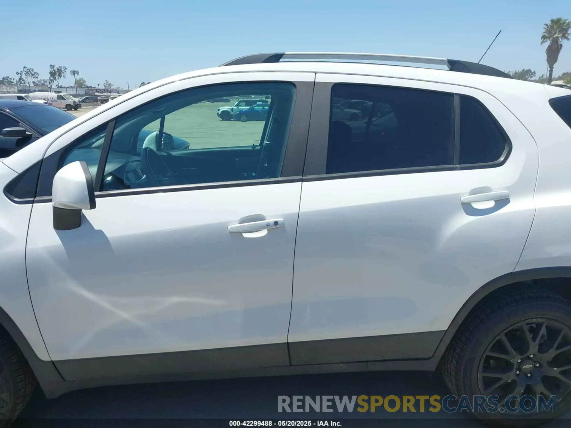 14 Photograph of a damaged car KL7CJPSM8MB361339 CHEVROLET TRAX 2021