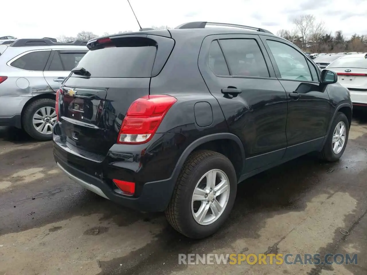 3 Photograph of a damaged car KL7CJPSM8MB364631 CHEVROLET TRAX 2021