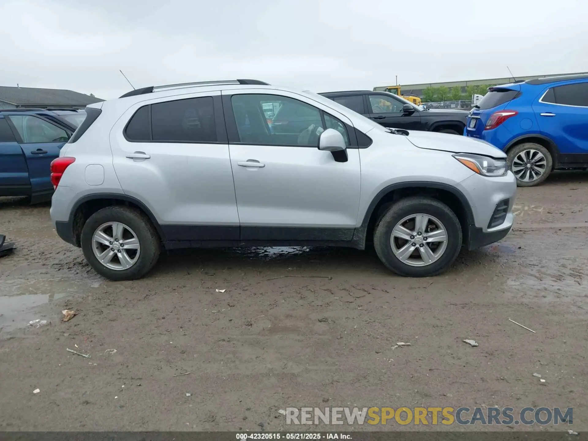 13 Photograph of a damaged car KL7CJPSM8MB369358 CHEVROLET TRAX 2021