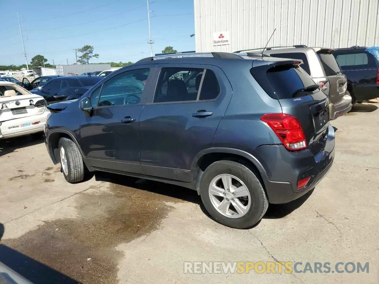 2 Photograph of a damaged car KL7CJPSMXMB360662 CHEVROLET TRAX 2021