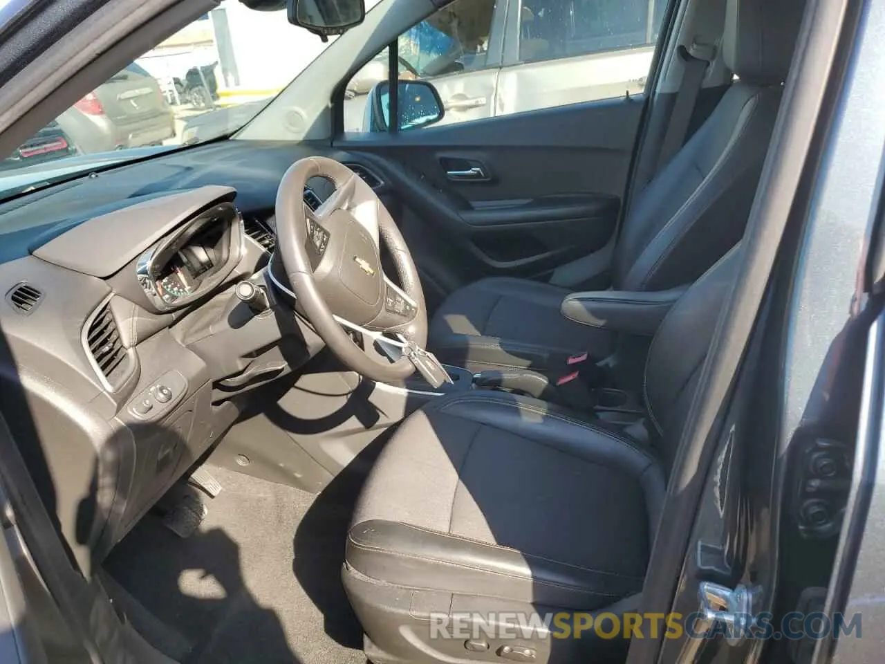 7 Photograph of a damaged car KL7CJPSMXMB360662 CHEVROLET TRAX 2021