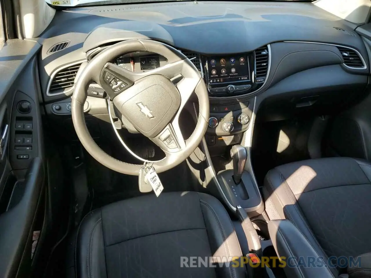 8 Photograph of a damaged car KL7CJPSMXMB360662 CHEVROLET TRAX 2021