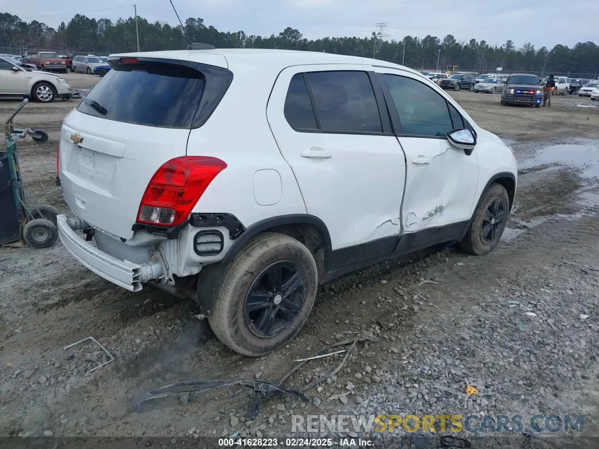 4 Photograph of a damaged car KL7CJKSM0NB507740 CHEVROLET TRAX 2022