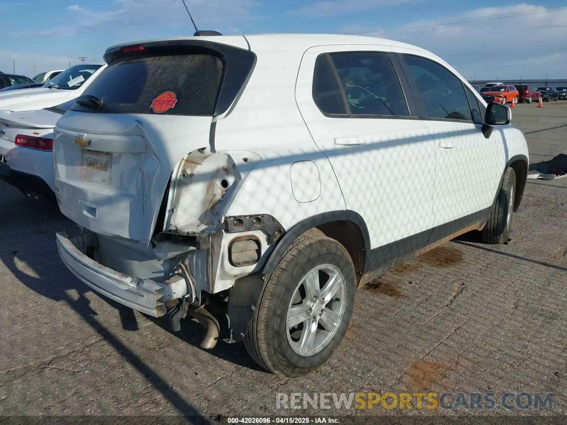 4 Photograph of a damaged car KL7CJKSM0NB535344 CHEVROLET TRAX 2022